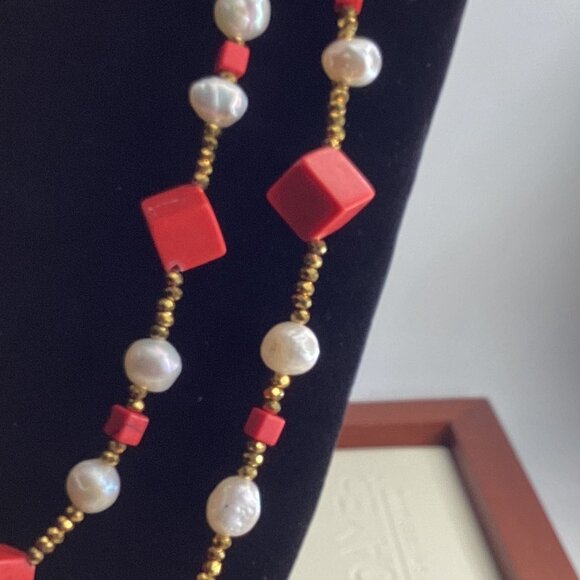 ✨ Handmade Freshwater Pearl & Red Coral Necklace – Gold Hematite Accents ✨ - Picture 4 of 4